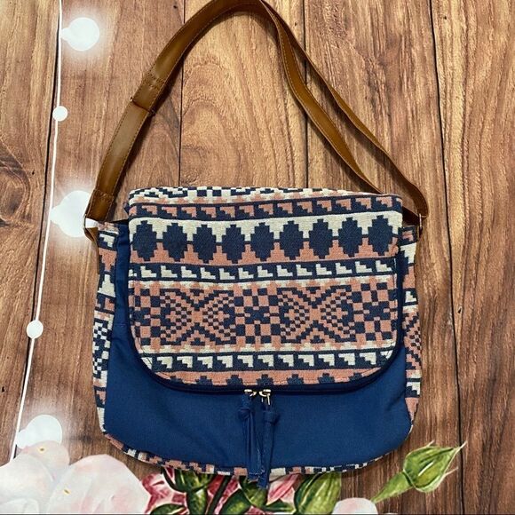 Canyon Sky Boho Aztec Pink & Blue Shoulder Bag - Picture 1 of 7